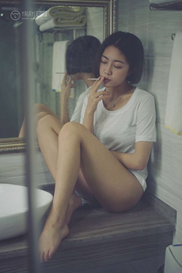 岳故意装睡让我挺进去视频短视频